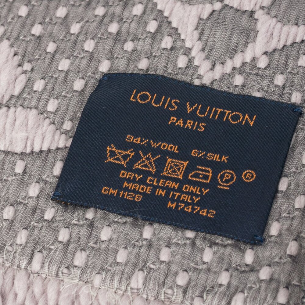 Louis Vuitton Logomania Pearl Grey Wool Monogram Fringe Scarf - Picture 5 of 5